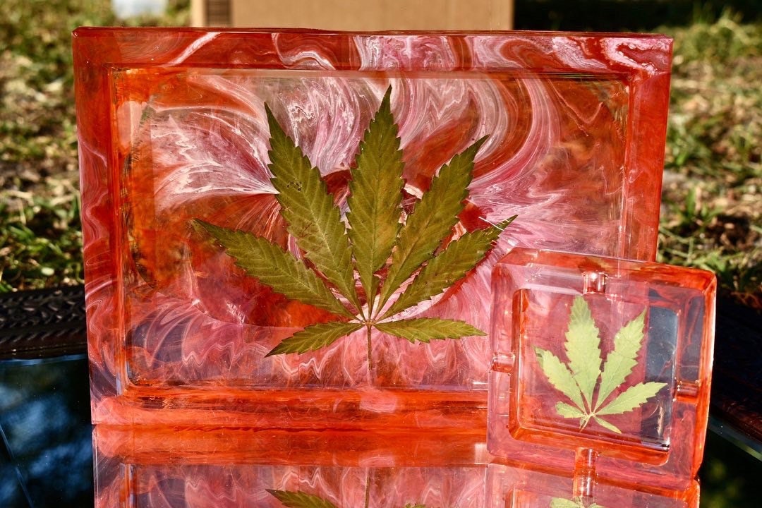 Real leaf rolling tray, sealed in epoxy resin. : r/cannabiscultivation